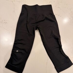 Lululemon Black Cropped Leggings Size 4 Mesh Moto Seamless Yoga Pants